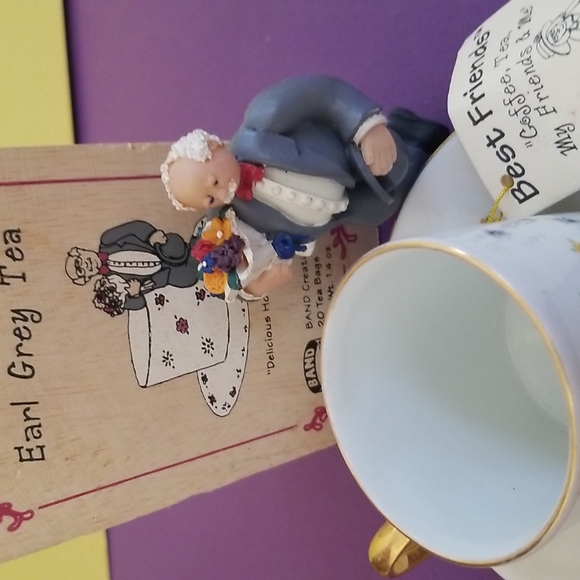 Adorable cup with grandpa earl - Picture 2 of 4